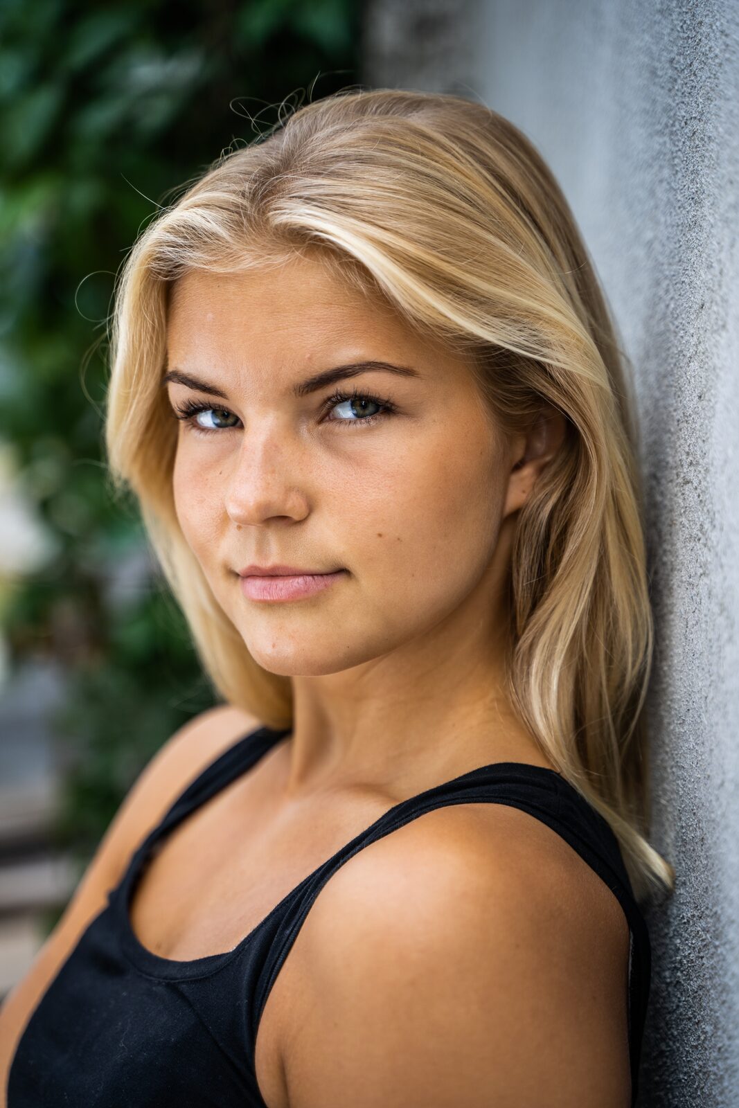 Headshot i gyllent lys